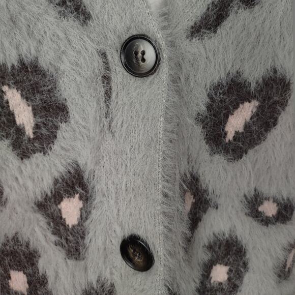 Hem & Thread Animal Print Button Up Cardigan Sweater Leopard Cheetah Cozy Size M - Picture 14 of 16